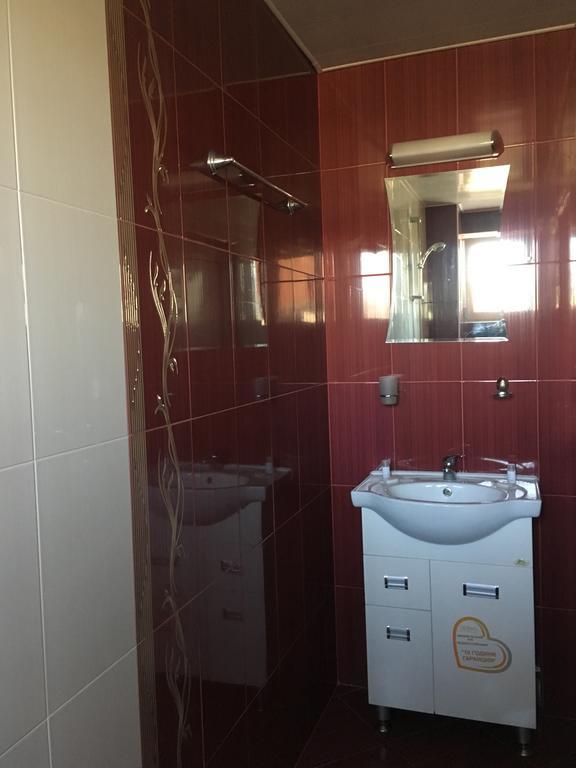 Triglav Edelweiss Guest House Pavel Banya Ngoại thất bức ảnh
