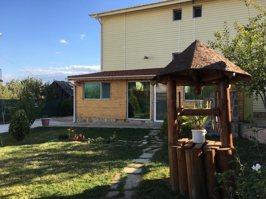 Triglav Edelweiss Guest House Pavel Banya Ngoại thất bức ảnh