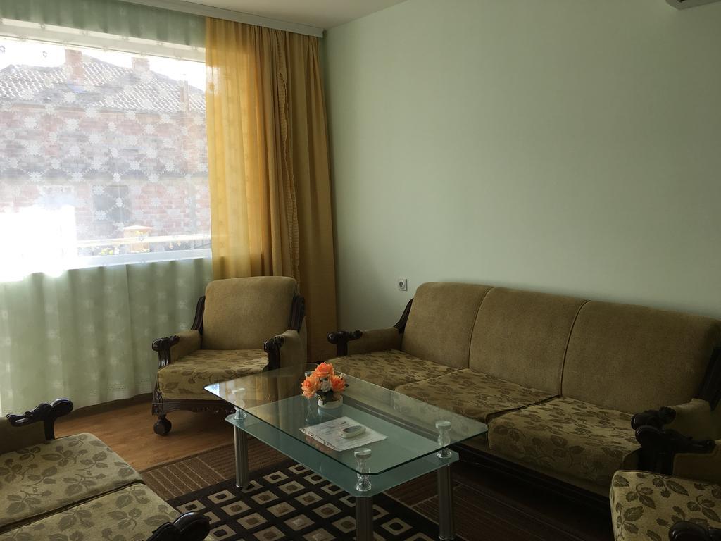 Triglav Edelweiss Guest House Pavel Banya Ngoại thất bức ảnh