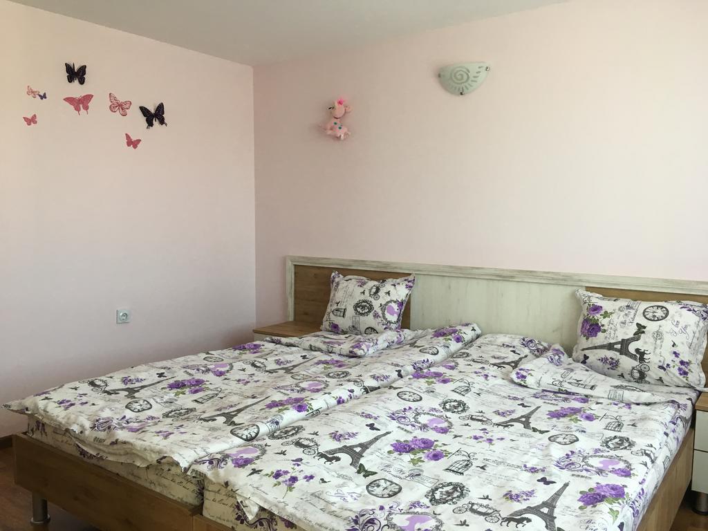 Triglav Edelweiss Guest House Pavel Banya Ngoại thất bức ảnh