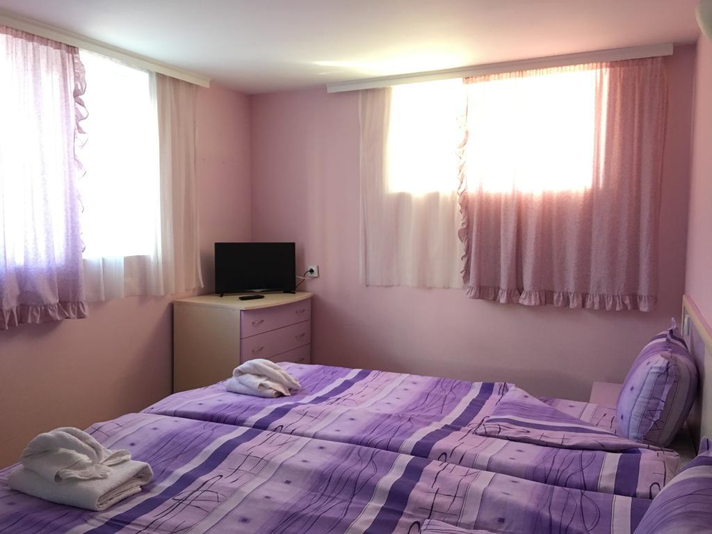 Triglav Edelweiss Guest House Pavel Banya Ngoại thất bức ảnh